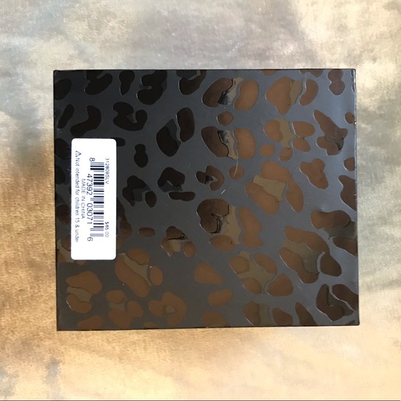 Betsey Johnson women’s watch NEW floral rhinestone - Picture 6 of 6